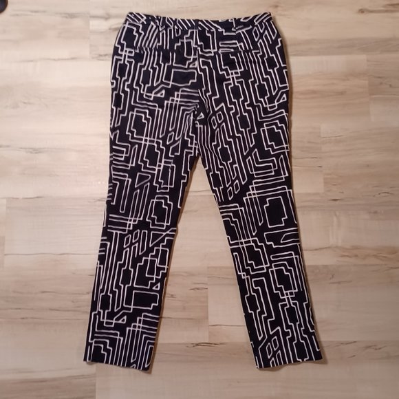 Pants Worthington clam diggers black and white with pattern -size 6- - Picture 2 of 6